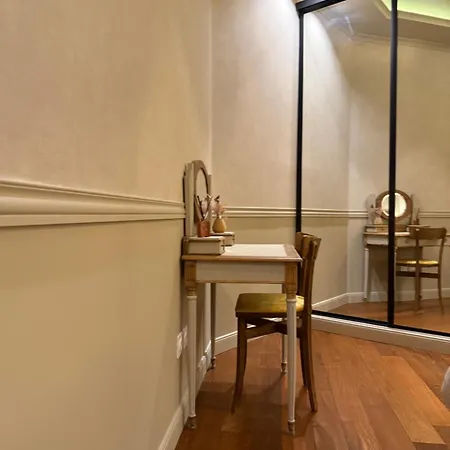 L'emperador Apartment